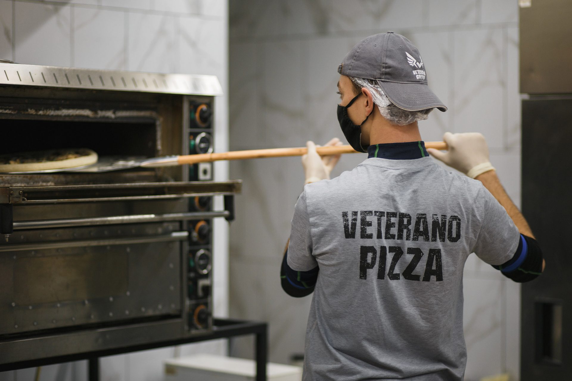 Ветеранська піца і добрі справи. Як працює Veterano Pizza у Франківську
